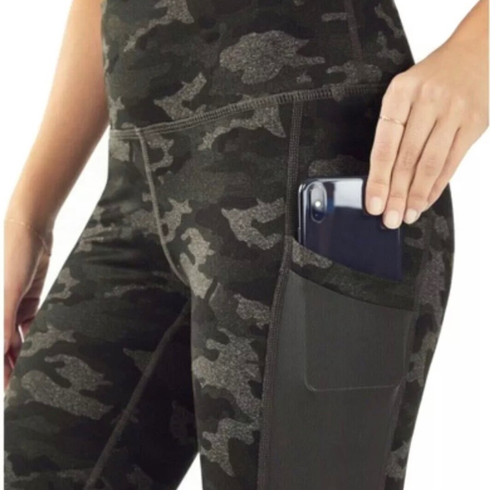 Fabletics High-Waisted PowerHold 7/8 Camouflage